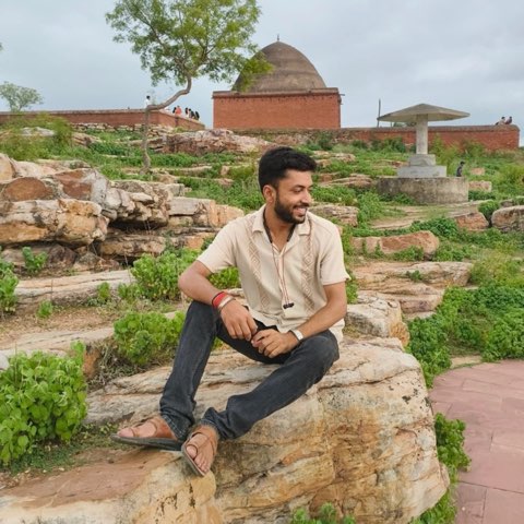 From hills to holy vibes — memories that hit different 🌿📸🛕